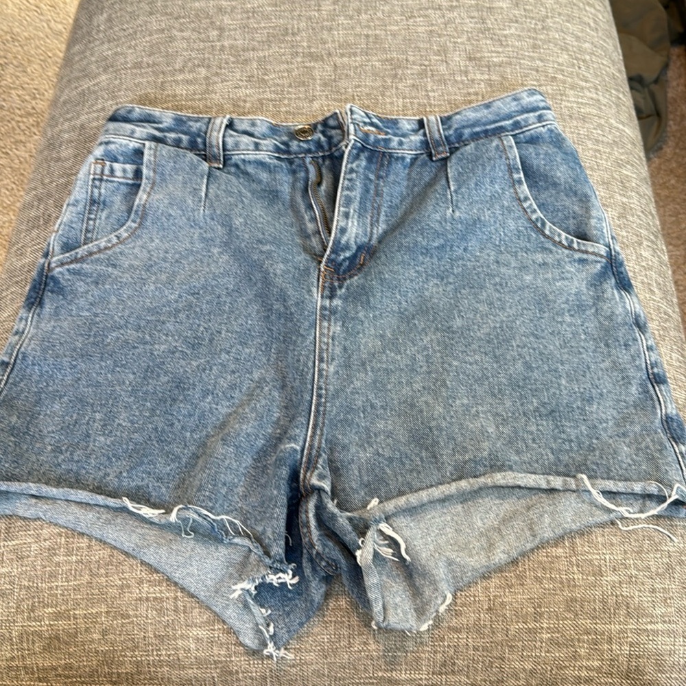 Great Smoky Los Angeles  Light Wash Shorts Cut Off High Waist